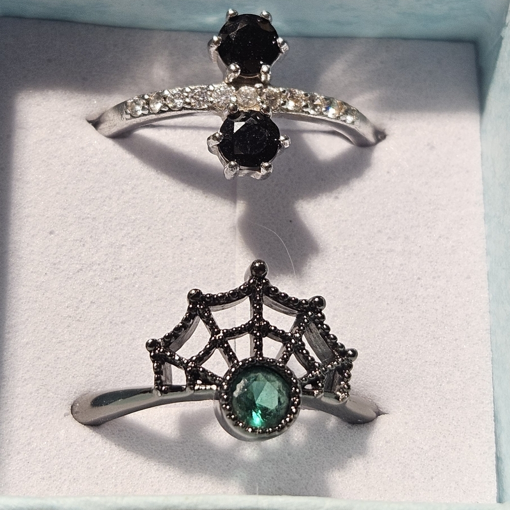 Cabin In The Woods, Costume Jewelry, One 925 Sterling Silver Ring